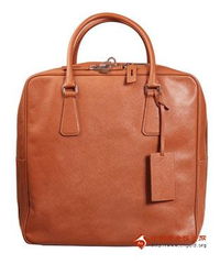 簡潔干練 普拉達2011秋冬男士旅行包